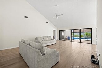 264 E River Park Dr
