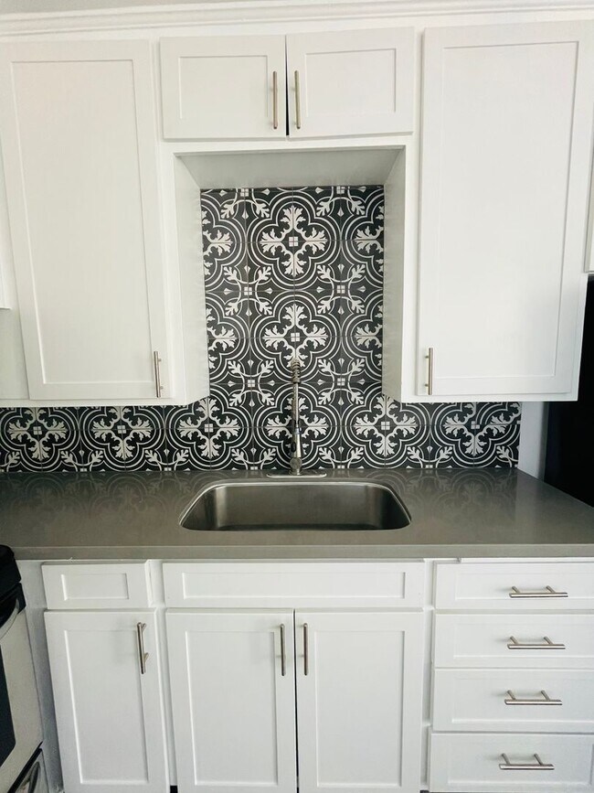 Interior Photo - Lomelk Bungalows LLC