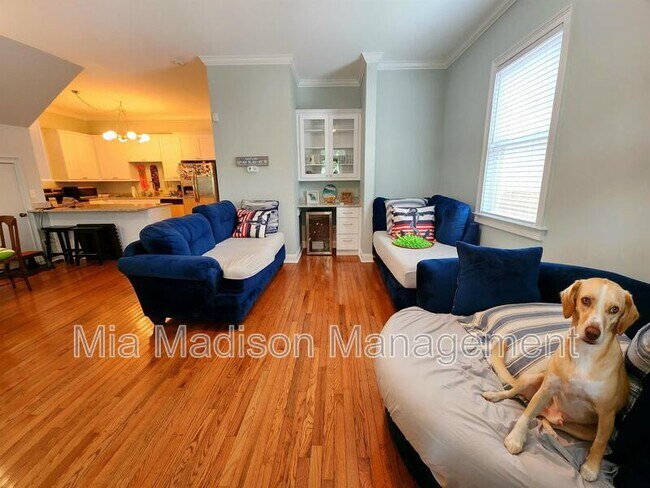 Foto del edificio - 305 E Duffy St