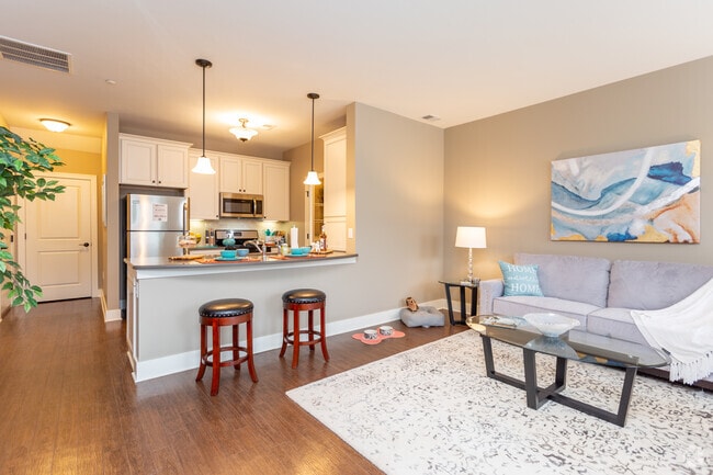 The Sidley - Spacious dining room with 9ft ceilings - The Ridges Of Cascade