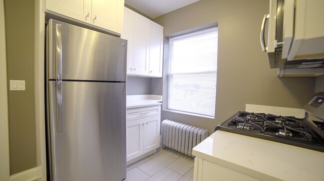 Building Photo - 3851 W Schubert Ave