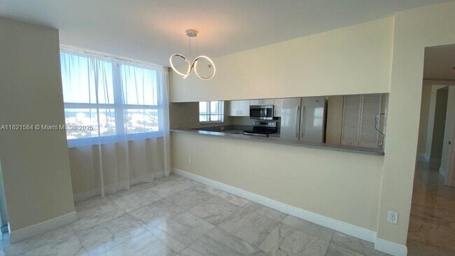 Foto del edificio - 650 West Ave