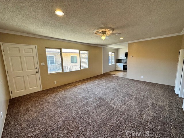 Foto principal - 1331 E 7th St