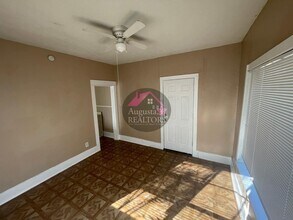 Building Photo - 402-404 Amarillo St