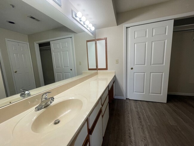 Building Photo - 350 Wildwood Dr S