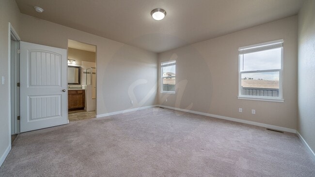 Building Photo - Beautiful Rancher in The Farm Community