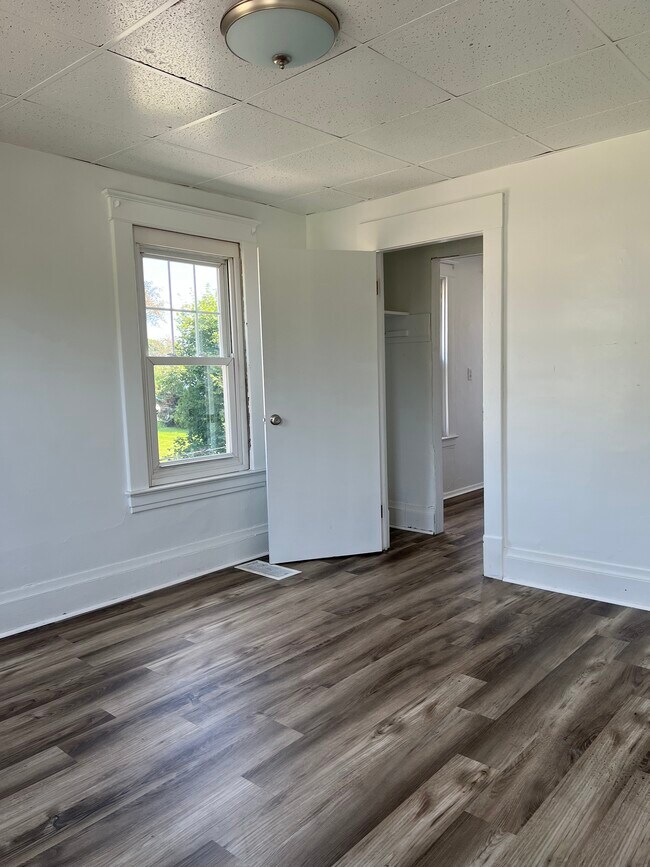 Foto del edificio - 14 N Main St