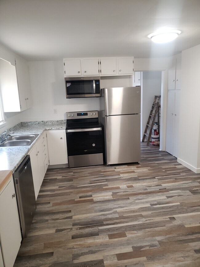 Kitchen - 44 N Hanchett St