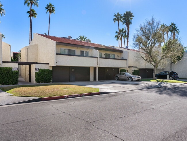 Building Photo - 1472 S Camino Real