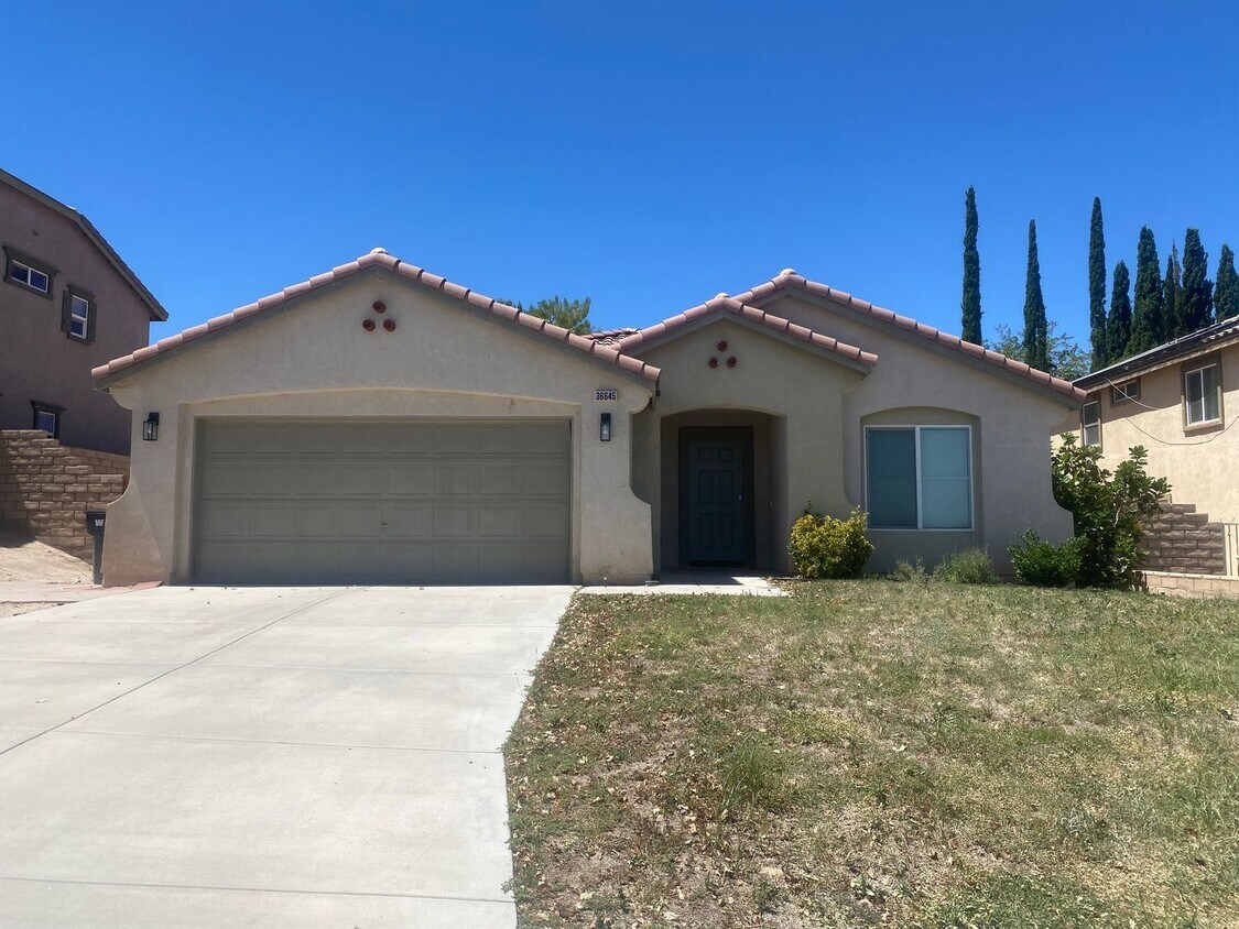 Foto principal - Palmale 3 bedroom Available Now!