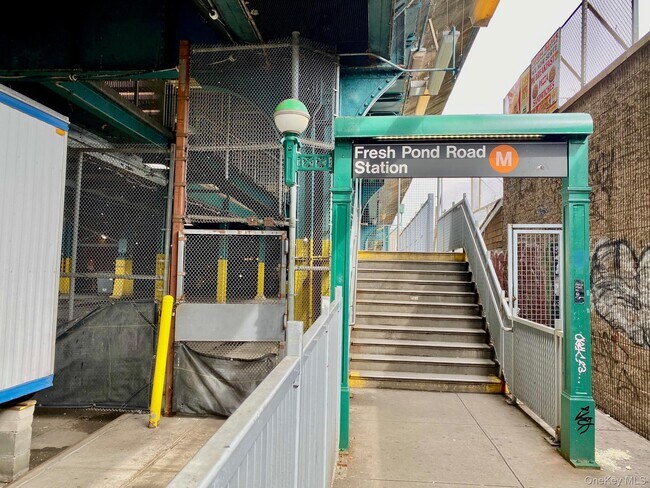 Foto del edificio - 69-14 66th St