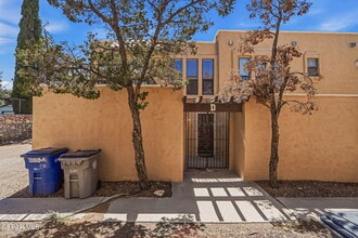 Building Photo - 10604 Springwood Dr