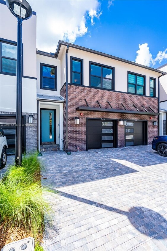 Foto principal - 8342 NW 7th Pl