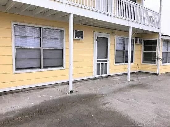 The upstairs deck is yours - 620 S Young St