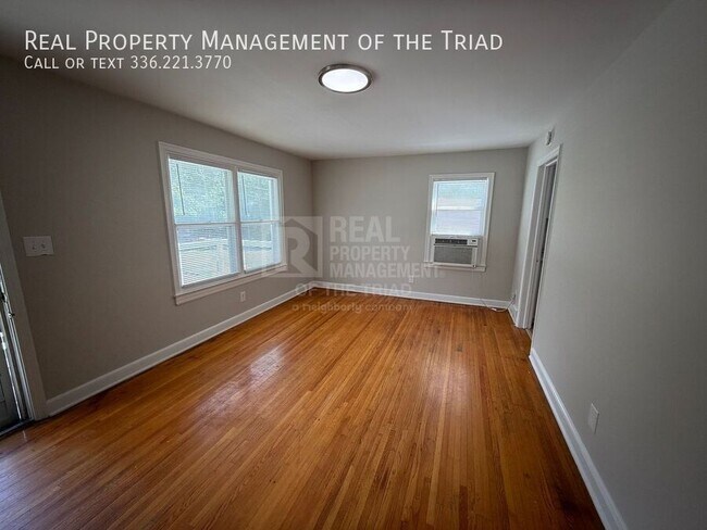 Foto del edificio - 828 Circle Dr