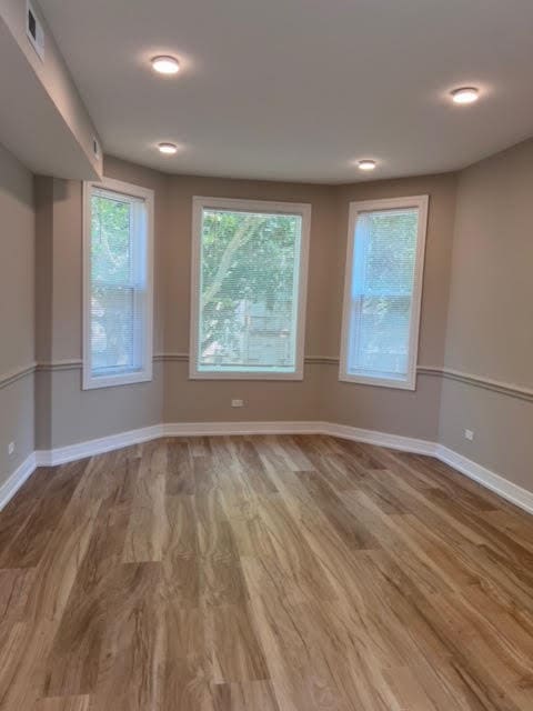 Building Photo - 2934 N Avers Ave
