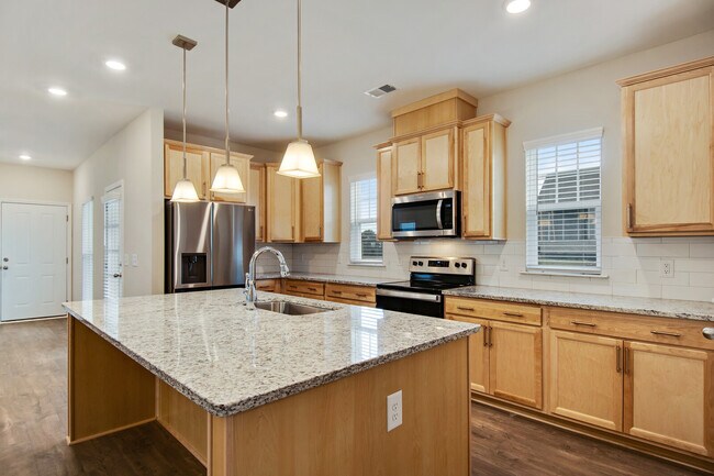 Building Photo - 8121 Warbler Wy