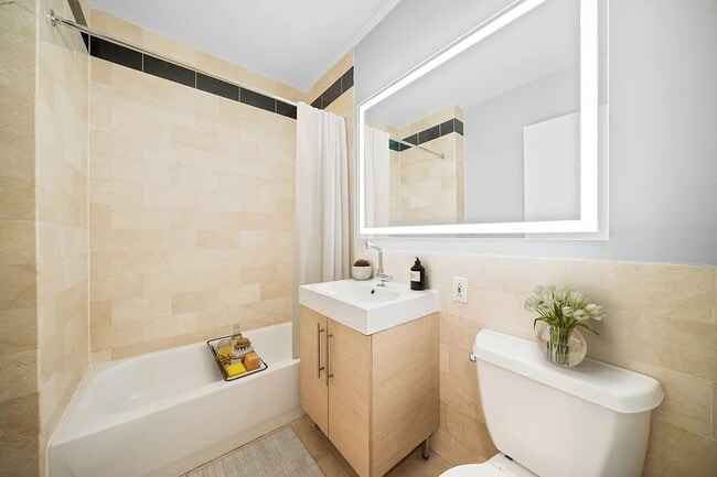 Foto del edificio - 2 S End Ave