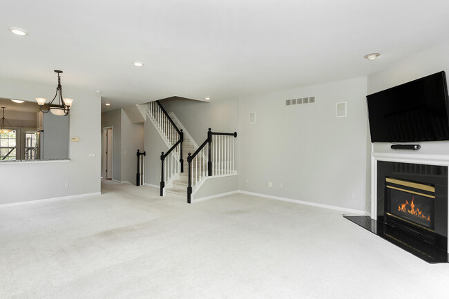 Building Photo - 908 Upper Scotsborough Way