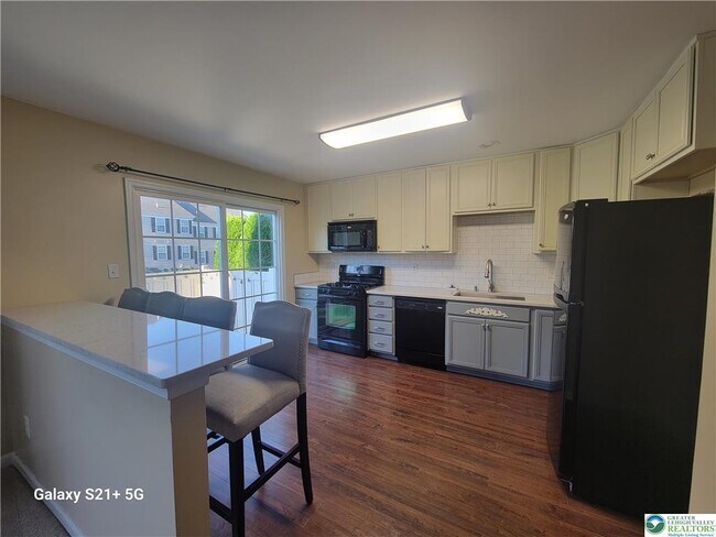 Foto del edificio - 4176 Bunker Hill Dr S