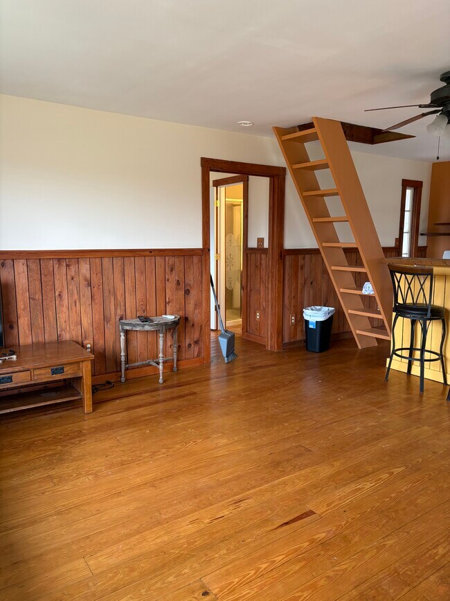 Foto del edificio - 288 Logan Rd