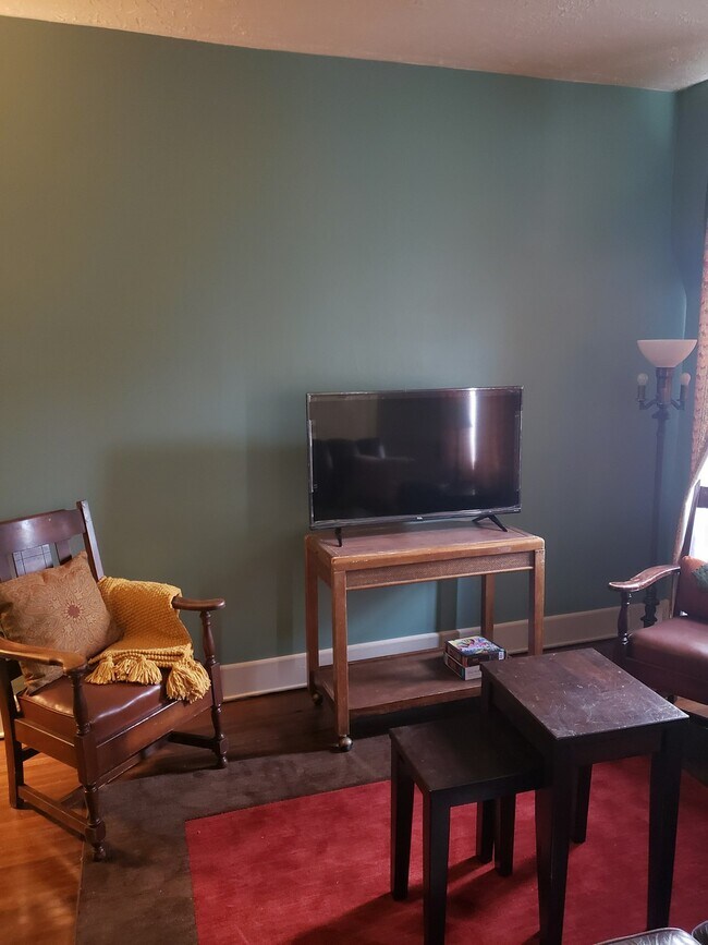 Foto del edificio - 1428 W Dean Ave