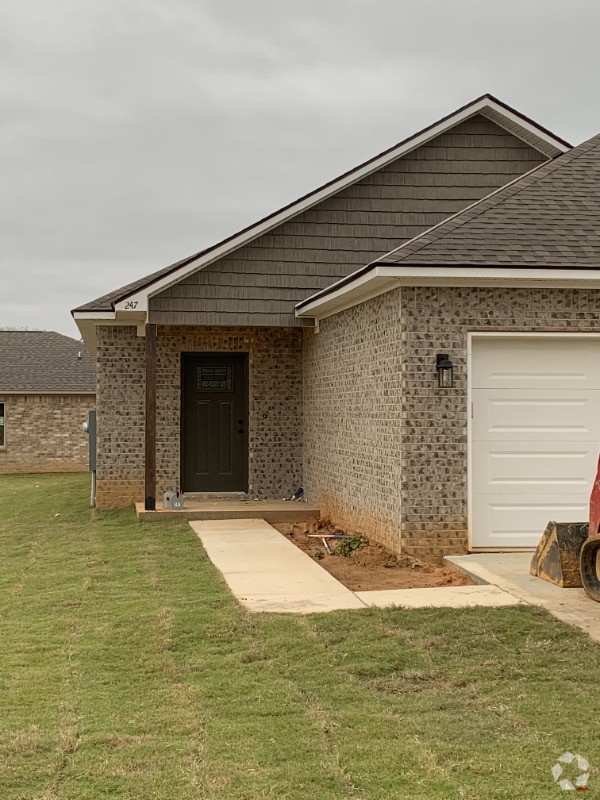 Building Photo - 4616 Wolf Run Trl