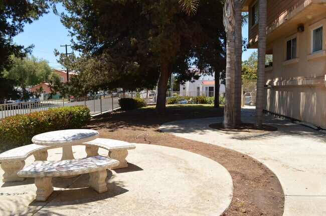 Foto del edificio - Two bedroom Condo In Chula Vista