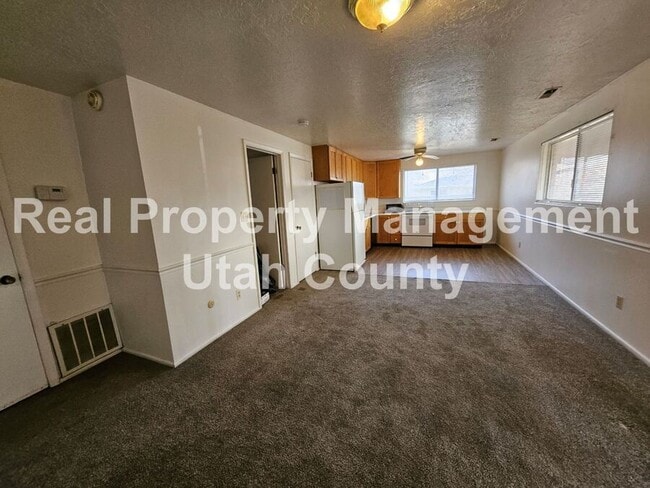 Building Photo - 1146 W 100 N