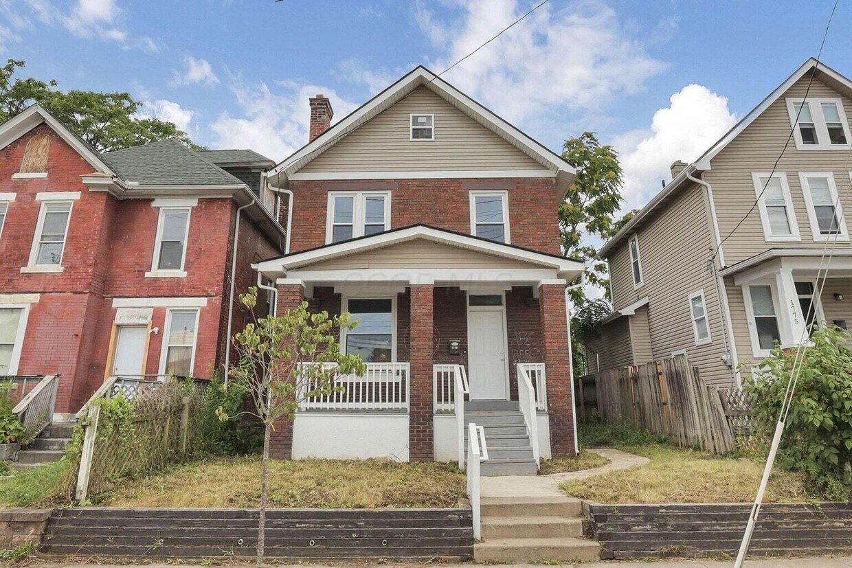 Foto principal - 1779 Parsons Ave