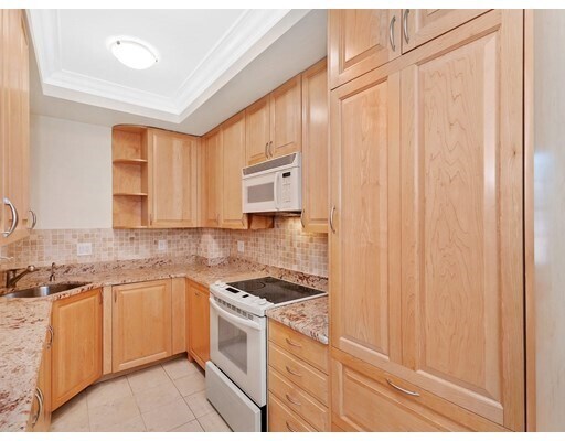 Building Photo - 8 Gloucester St