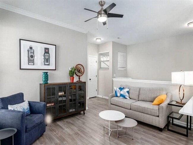 Building Photo - Elevate on Main