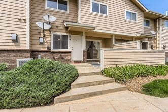 Building Photo - 1601 Great Western Dr