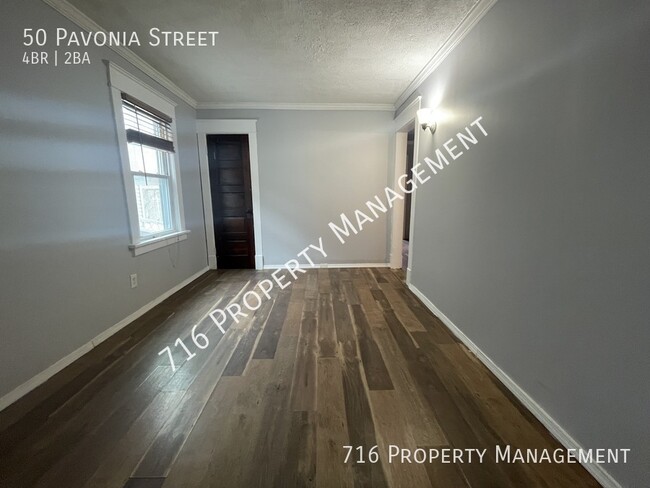 Building Photo - 4 Bedroom House Available in the heart of ...