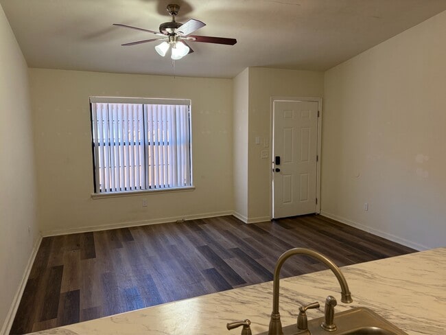 Foto del edificio - 1812 W Tharpe St