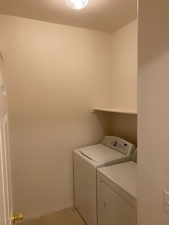 Building Photo - 3911 Christy Heights
