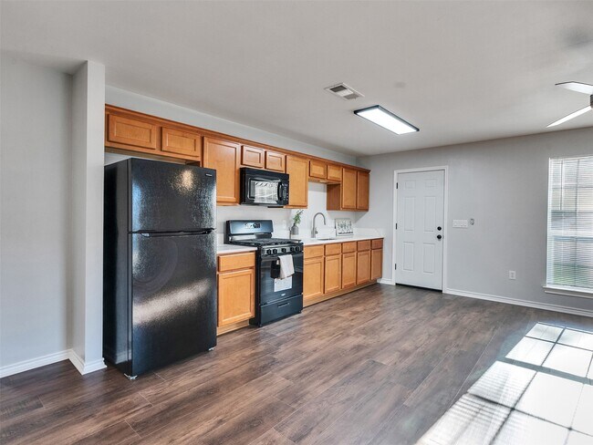 Foto del edificio - 326 S Bell Dr