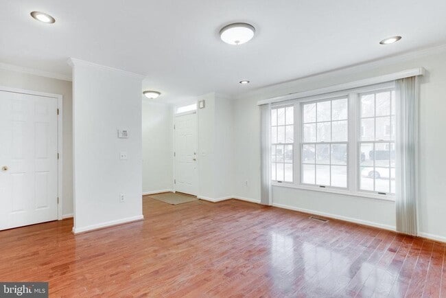 Foto del edificio - 9216 Burley Ln
