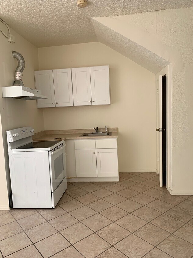 Building Photo - 4009 Halldale Ave