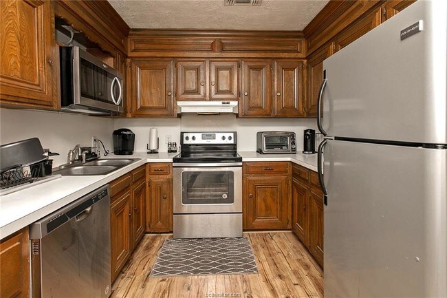 Building Photo - 1413 Magnolia Dr