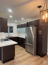 Building Photo - 5300 Fairview Blvd