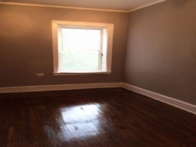 Foto del edificio - 3507 N Pine Grove Ave