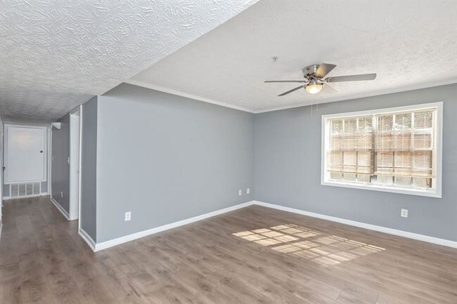 Foto del edificio - 375 Winding River Dr