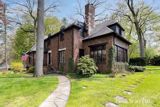 Foto del edificio - 28 Woodmer Ln