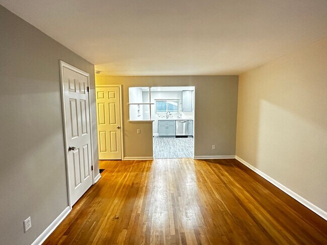 Foto del edificio - 1545-1547 Garling Ave.