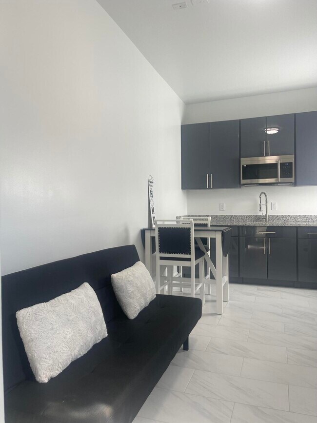 Foto del edificio - 798 SW Abraham Ave
