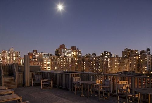 Building Photo - 323 W 96th St