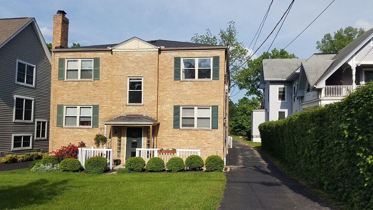 Primary Photo - 3724 Drakewood Dr