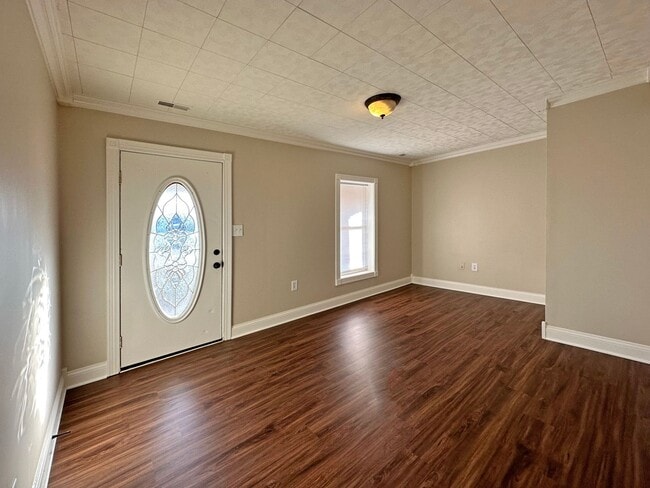 Building Photo - Cozy Little House in Harrodsburg! Large Ba...