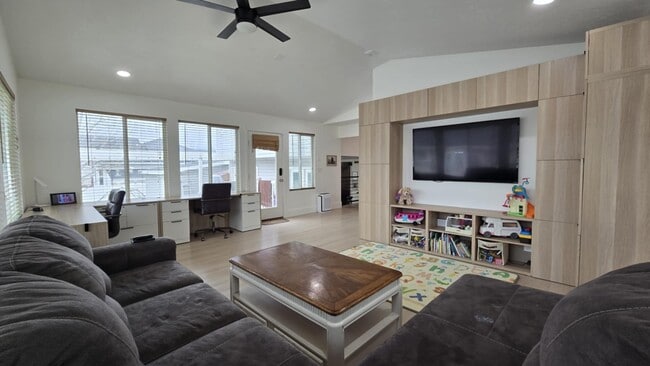 Foto del edificio - 2504 W Pine Needle Pl